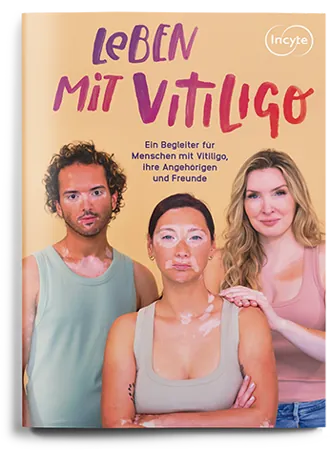 Abbildung der Broschüre Leben mit Vitiligo. Am Cover mit 3 Personen mit Vitiligo im Gesicht und am Körper.